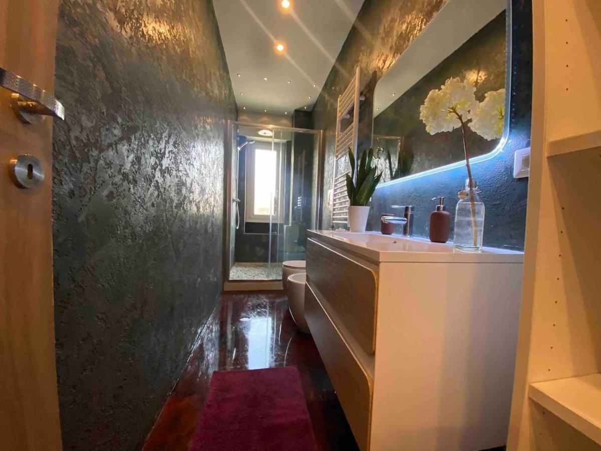 Prestigioso Trilocale Sui Navigli Con A/C & Wi-Fi Apartman Milánó Kültér fotó